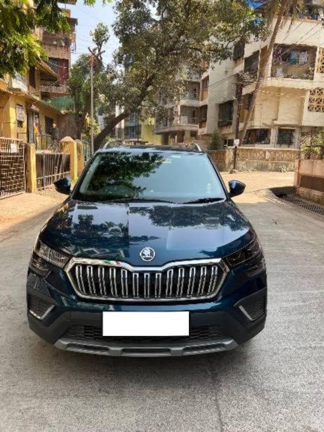 https://images10.gaadi.com/usedcar_image/4522359/original/processed_9eb77867-8468-402e-8984-ed6386e80780.jpeg?imwidth=6400