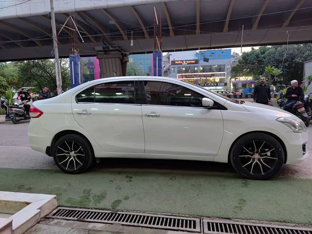 https://images10.gaadi.com/usedcar_image/4522362/original/processed_2b1b6471f2863d23ff0112be9a1db09e.jpg?imwidth=6401