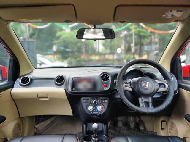 https://images10.gaadi.com/usedcar_image/4522366/original/processed_b284a9e8b3b015a631f7f1c6c40388ef.png?imwidth=6402