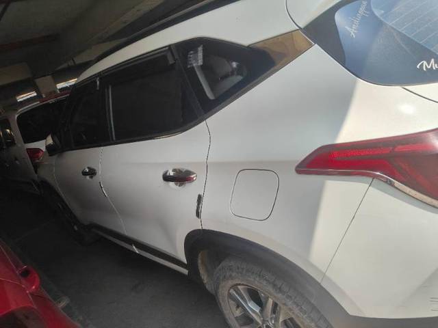 https://images10.gaadi.com/usedcar_image/4522371/original/processed_2b26aebf-f8b8-4069-a0e6-ddb334d527c8.jpg?imwidth=6402