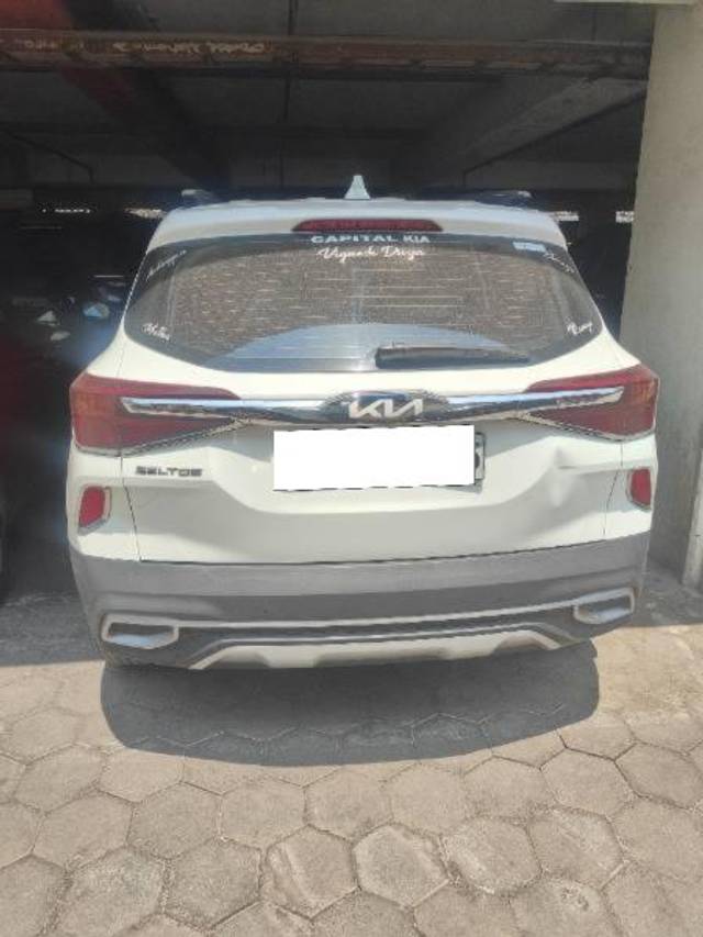https://images10.gaadi.com/usedcar_image/4522371/original/processed_a47d4802-4362-4559-9b0e-66e770b50625.jpg?imwidth=6401