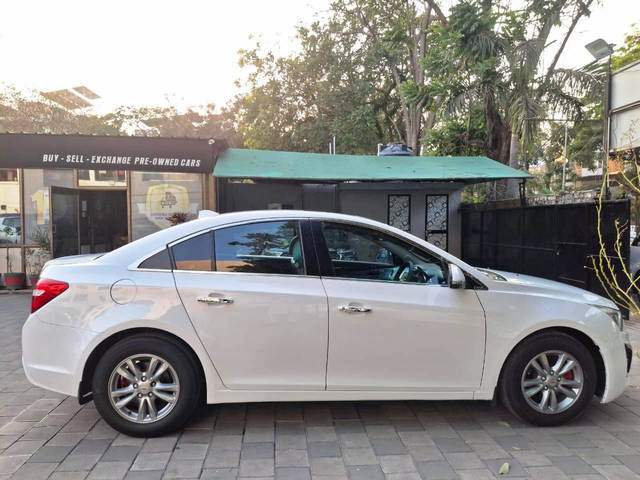 https://images10.gaadi.com/usedcar_image/4522372/original/processed_4f640a582d3a96f40868eacd292b3bfb.png?imwidth=6401