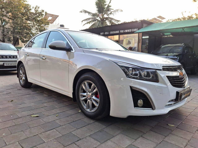 https://images10.gaadi.com/usedcar_image/4522372/original/processed_9236ca29537e8671f8f7101b2dd6d7ef.png?imwidth=6400