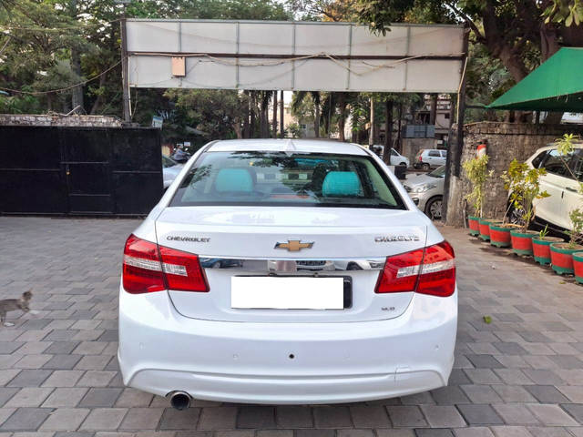 https://images10.gaadi.com/usedcar_image/4522372/original/processed_abf632a6450a7be1ddf5c3345be3a821.png?imwidth=6402