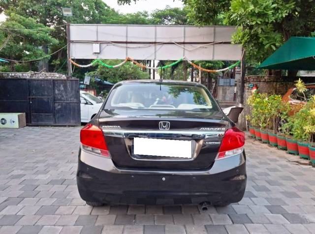 https://images10.gaadi.com/usedcar_image/4522377/original/processed_999f9f8d753984cec885934041013f44.jpg?imwidth=6402