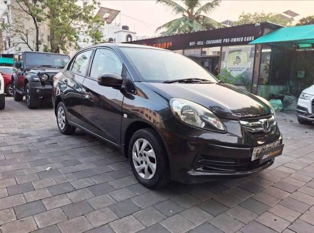 https://images10.gaadi.com/usedcar_image/4522377/original/processed_ca7835dd19360f1cd716662303d910c7.jpg?imwidth=6400