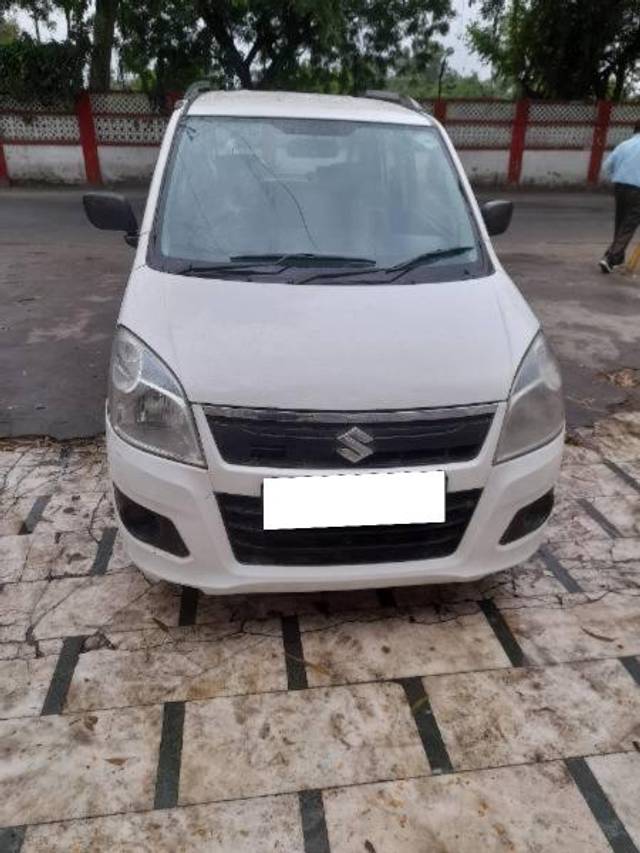 https://images10.gaadi.com/usedcar_image/4522380/original/processed_4db90210-7599-408e-9005-4e72c096c870.jpg?imwidth=6400