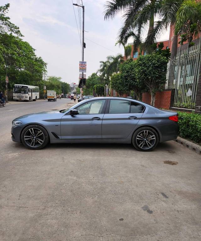 https://images10.gaadi.com/usedcar_image/4522382/original/processed_7343e92bc18b70525e3dd000e09a4792.jpg?imwidth=6402