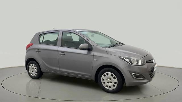 https://images10.gaadi.com/usedcar_image/4522422/original/45a81f783eff2aa72de06ebec6e9b515.jpg?imwidth=6400