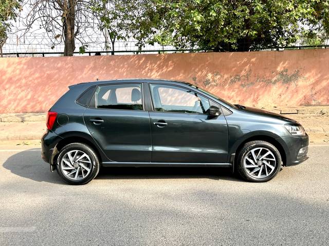 https://images10.gaadi.com/usedcar_image/4522424/original/78ff49d5777c2f58df851845d602d99b.jpg?imwidth=6401