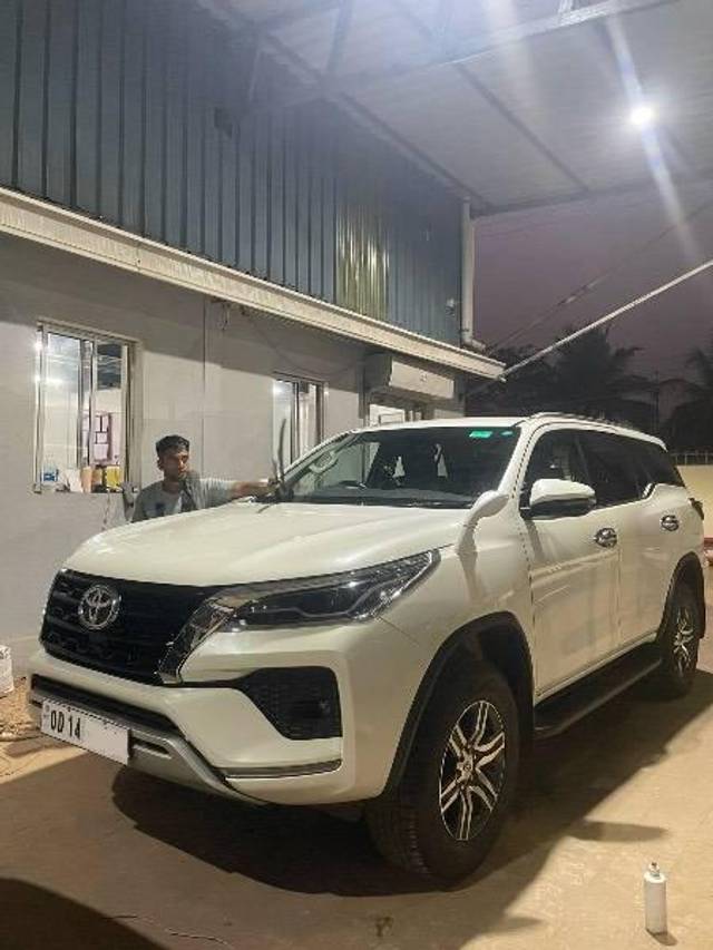 https://images10.gaadi.com/usedcar_image/4522427/original/processed_25ee027a-c843-4522-810b-588cffe7e9d9.jpeg?imwidth=6401