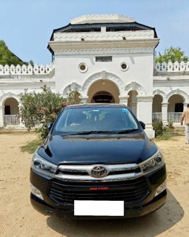https://images10.gaadi.com/usedcar_image/4522429/original/processed_fffbd79c-b065-48f4-bf48-3142553d8e84.jpg?imwidth=6402