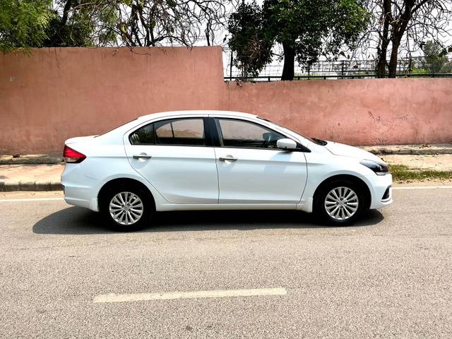 https://images10.gaadi.com/usedcar_image/4522436/original/42b842084ea0eb4229e44bcced6472f4.jpg?imwidth=6401