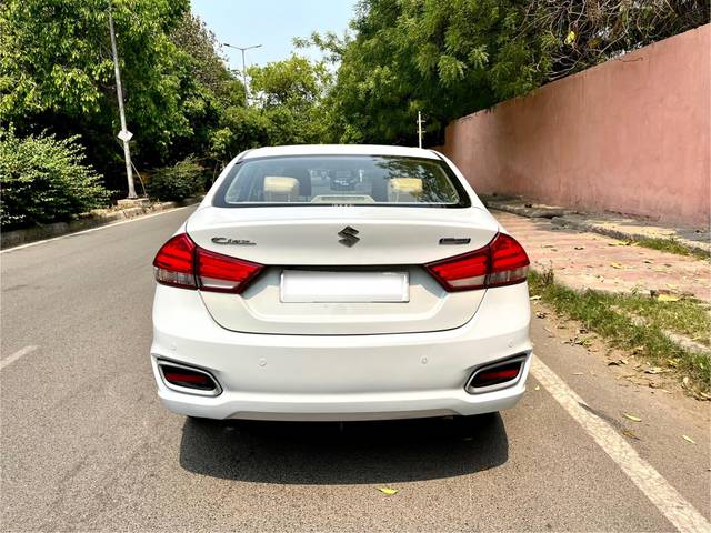 https://images10.gaadi.com/usedcar_image/4522436/original/processed_2e85d976f2143e841243d0a535265c4a.jpg?imwidth=6402