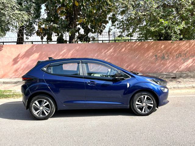 https://images10.gaadi.com/usedcar_image/4522439/original/b3db4c1c320dfdbaf728b143c5f78a66.jpg?imwidth=6401