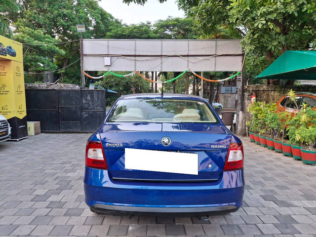 https://images10.gaadi.com/usedcar_image/4522448/original/processed_394f7f2d20def56c64dd594cfc6c533c.png?imwidth=6401