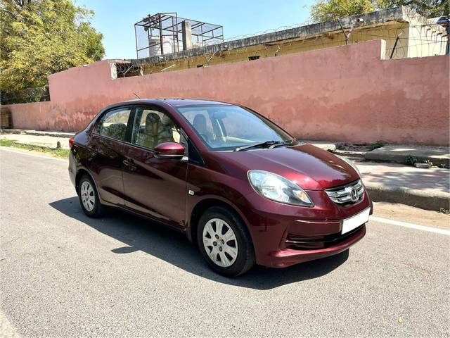 https://images10.gaadi.com/usedcar_image/4522460/original/af9c81871b3c7bd836eda3c9b8fad627.jpg?imwidth=6400