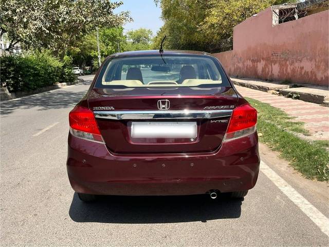 https://images10.gaadi.com/usedcar_image/4522460/original/processed_3203bd5fcd45e3540be8ce45b05fe3c0.jpg?imwidth=6402