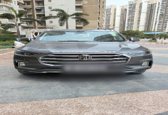 https://images10.gaadi.com/usedcar_image/4522464/original/4f8eb3cd-eb24-4fb4-a27d-0ba044b9b826.?imwidth=6400