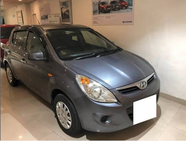 https://images10.gaadi.com/usedcar_image/4522485/original/ab0f5827-1276-4745-8e0c-82e6c95748cd.png?imwidth=6400