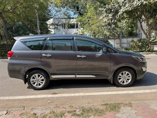 https://images10.gaadi.com/usedcar_image/4522496/original/processed_2382632f577b024e662acaa0856a4e0c.jpg?imwidth=6401