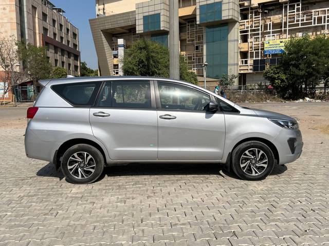 https://images10.gaadi.com/usedcar_image/4522498/original/processed_4bade4c2f5015e4e3d825ec4af3df209.jpg?imwidth=6401