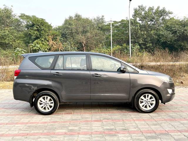 https://images10.gaadi.com/usedcar_image/4522502/original/processed_d7ca8d60f4b7aaa47728446d17b46055.jpg?imwidth=6401