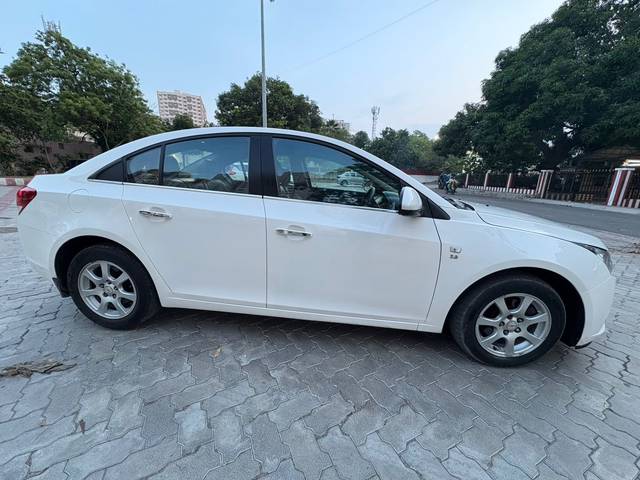 https://images10.gaadi.com/usedcar_image/4522513/original/05da7f99e65b9f8512552652b63fdf10.jpg?imwidth=6401