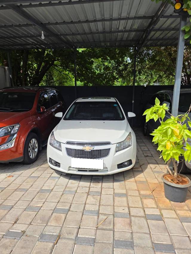 https://images10.gaadi.com/usedcar_image/4522513/original/processed_044c5e1e98f119c43ca15727810cffbf.jpg?imwidth=6400