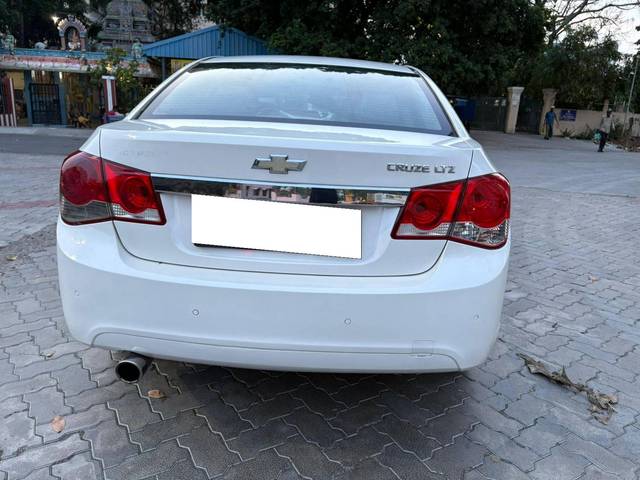 https://images10.gaadi.com/usedcar_image/4522513/original/processed_733920b8c076ac436586c4a3a24bd92b.jpg?imwidth=6402
