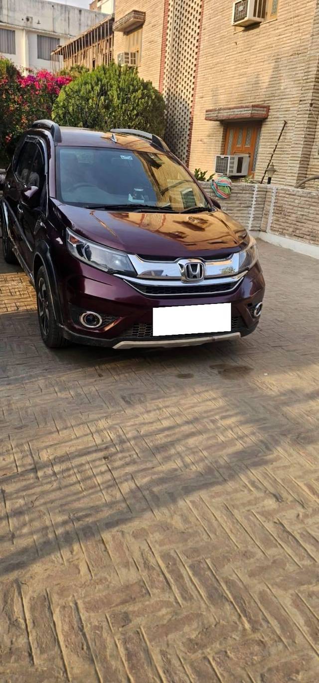 https://images10.gaadi.com/usedcar_image/4522545/original/processed_df4b5347-094c-496b-a106-08a23a6efca2.jpg?imwidth=6401