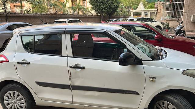 https://images10.gaadi.com/usedcar_image/4522577/original/a0a65ff2-7f6e-4af4-8b3b-b4b706c0b6cc.jpg?imwidth=6401