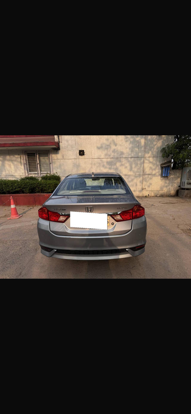 https://images10.gaadi.com/usedcar_image/4522589/original/processed_cd1c29fd-8ad9-4110-a1c5-d7352b999293.png?imwidth=6401