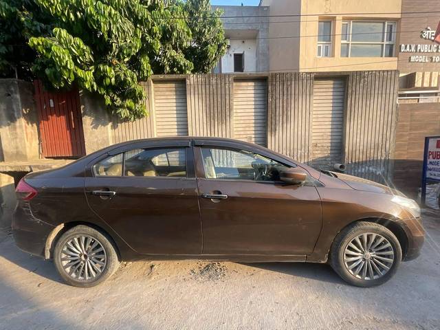 https://images10.gaadi.com/usedcar_image/4522603/original/processed_de588825-10b1-4fd0-bd63-6ee60b1c8508.jpeg?imwidth=6401