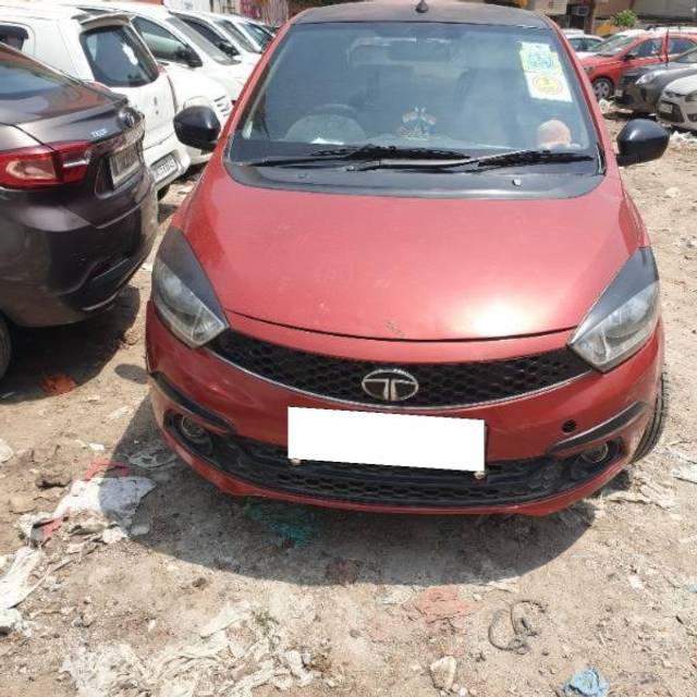 https://images10.gaadi.com/usedcar_image/4522613/original/processed_ad2d6d8b-aef9-457b-814d-bdf2e5686ca9.jpg?imwidth=6402