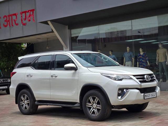https://images10.gaadi.com/usedcar_image/4522631/original/processed_4b7fb893a93db47f582db289b1f66b99.jpg?imwidth=6400