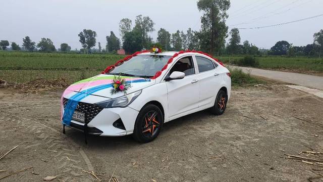 https://images10.gaadi.com/usedcar_image/4522640/original/processed_d2450cd0-ff6e-418f-9119-ac0fcb807fbd.jpg?imwidth=6400