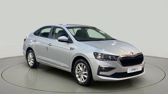 https://images10.gaadi.com/usedcar_image/4522657/original/16a7da965cfd2fe338011a22d58aa8e1.jpg?imwidth=6400