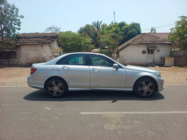 https://images10.gaadi.com/usedcar_image/4522666/original/1aa404d8f1f98dfa382f9c22ef5f9d40.JPG?imwidth=6401