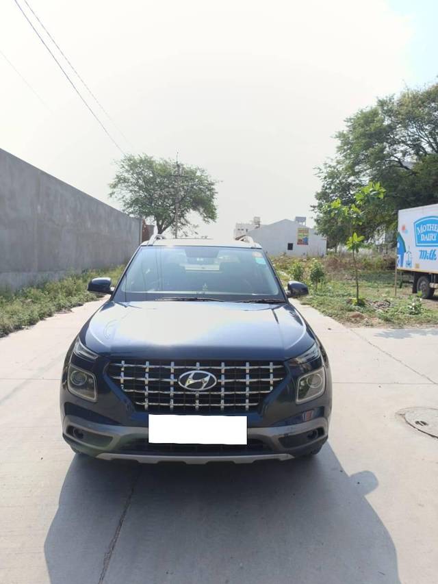 https://images10.gaadi.com/usedcar_image/4522694/original/processed_14c7b57a42e2adcb612b143b6eb8ccf1.jpg?imwidth=6400