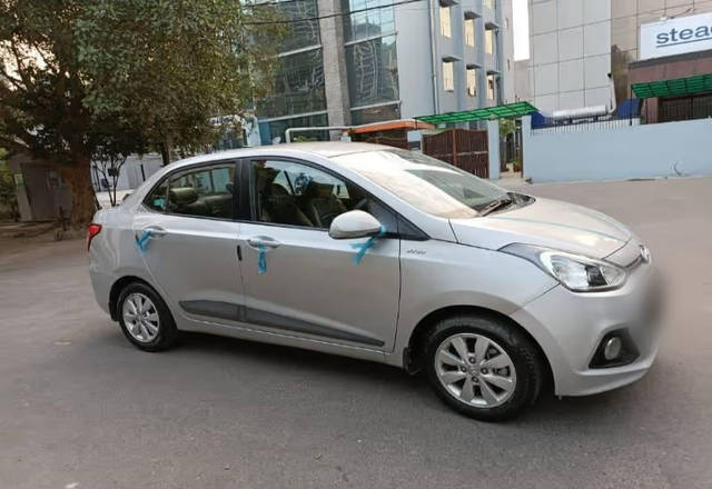 https://images10.gaadi.com/usedcar_image/4522701/original/469215bf-ee07-4f8f-ba32-a0e9b040d44d.?imwidth=6400