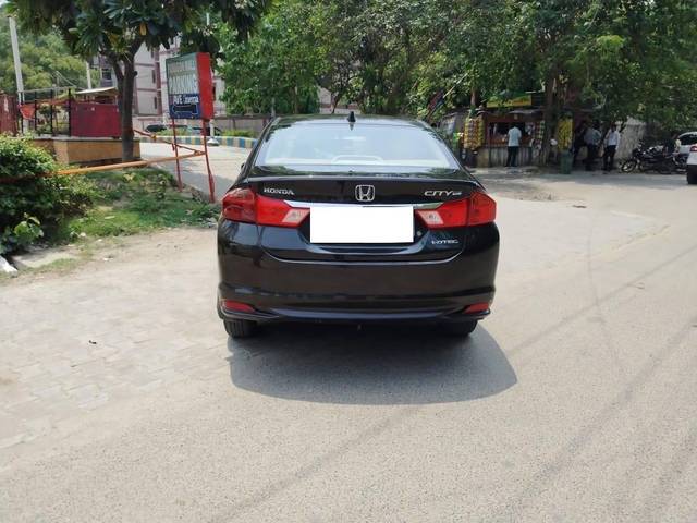 https://images10.gaadi.com/usedcar_image/4522709/original/processed_5014727d-680e-4229-8178-a4c18ad8a6e8.jpg?imwidth=6401