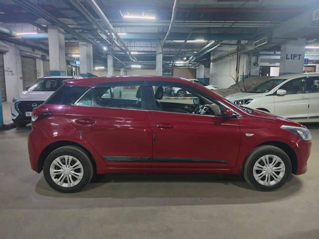 https://images10.gaadi.com/usedcar_image/4522712/original/processed_74fa1042-9826-4fc0-ad3d-eb4a822c43c0.jpg?imwidth=6401