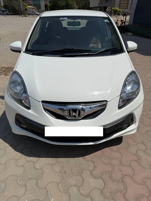 https://images10.gaadi.com/usedcar_image/4522713/original/processed_e4e68b22-541e-4706-9b73-5d1da00102fd.jpg?imwidth=6400