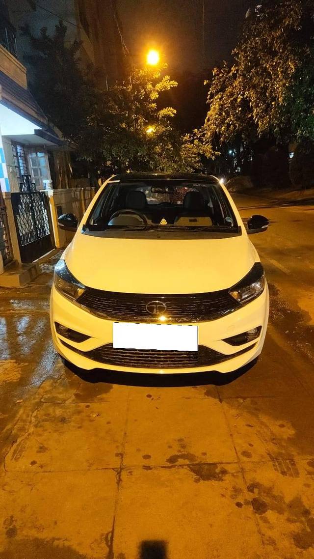 https://images10.gaadi.com/usedcar_image/4522725/original/processed_6c4ce0e8-1255-4e0a-a75c-b6ca80bd3b91.jpg?imwidth=6400