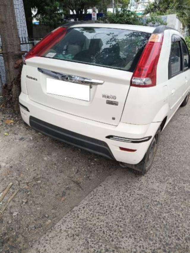 https://images10.gaadi.com/usedcar_image/4522742/original/processed_a9279ae7-17d5-4ed3-8aca-54c12d6ed70d.jpg?imwidth=6402