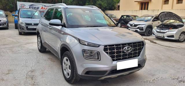 https://images10.gaadi.com/usedcar_image/4522743/original/processed_c16b25143b5720f6e3ee0d08accb9122.jpg?imwidth=6400