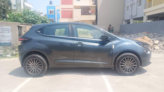 https://images10.gaadi.com/usedcar_image/4522747/original/processed_bc01232a745102300d90c05c9a467649.jpg?imwidth=6401