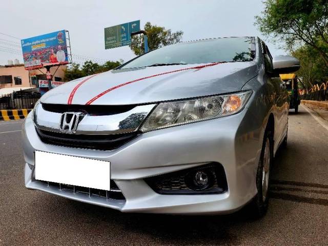 https://images10.gaadi.com/usedcar_image/4522748/original/processed_1ae652e3-4d88-4d85-8e1d-c1672f41fe7a.jpg?imwidth=6401