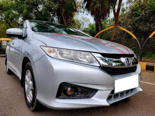 https://images10.gaadi.com/usedcar_image/4522748/original/processed_2f6c6a9f-1eae-4975-beac-af906c3a0cd2.jpg?imwidth=6400